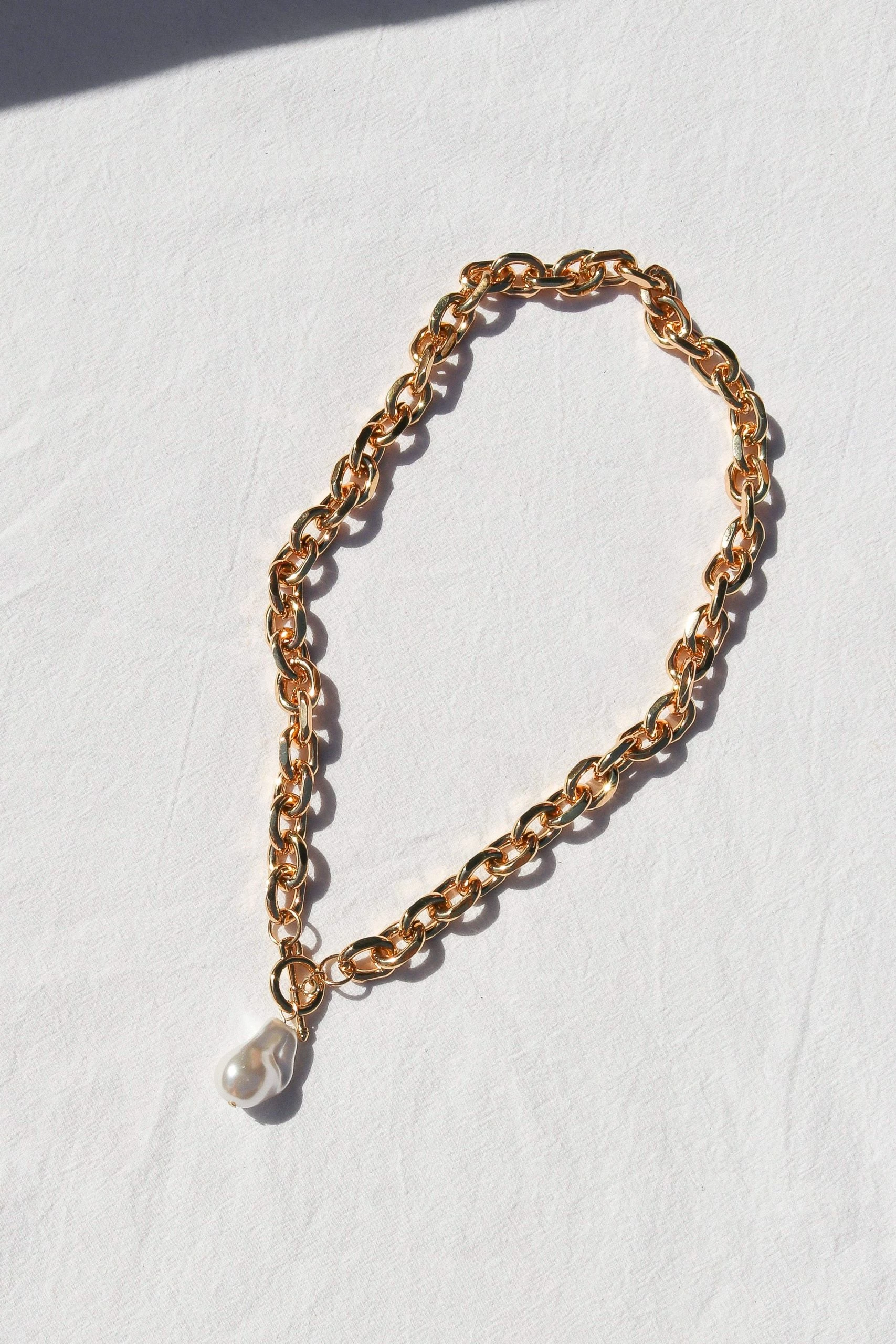 Oziel Necklace - Gold 2 Oziel Necklace - Gold - Image 2