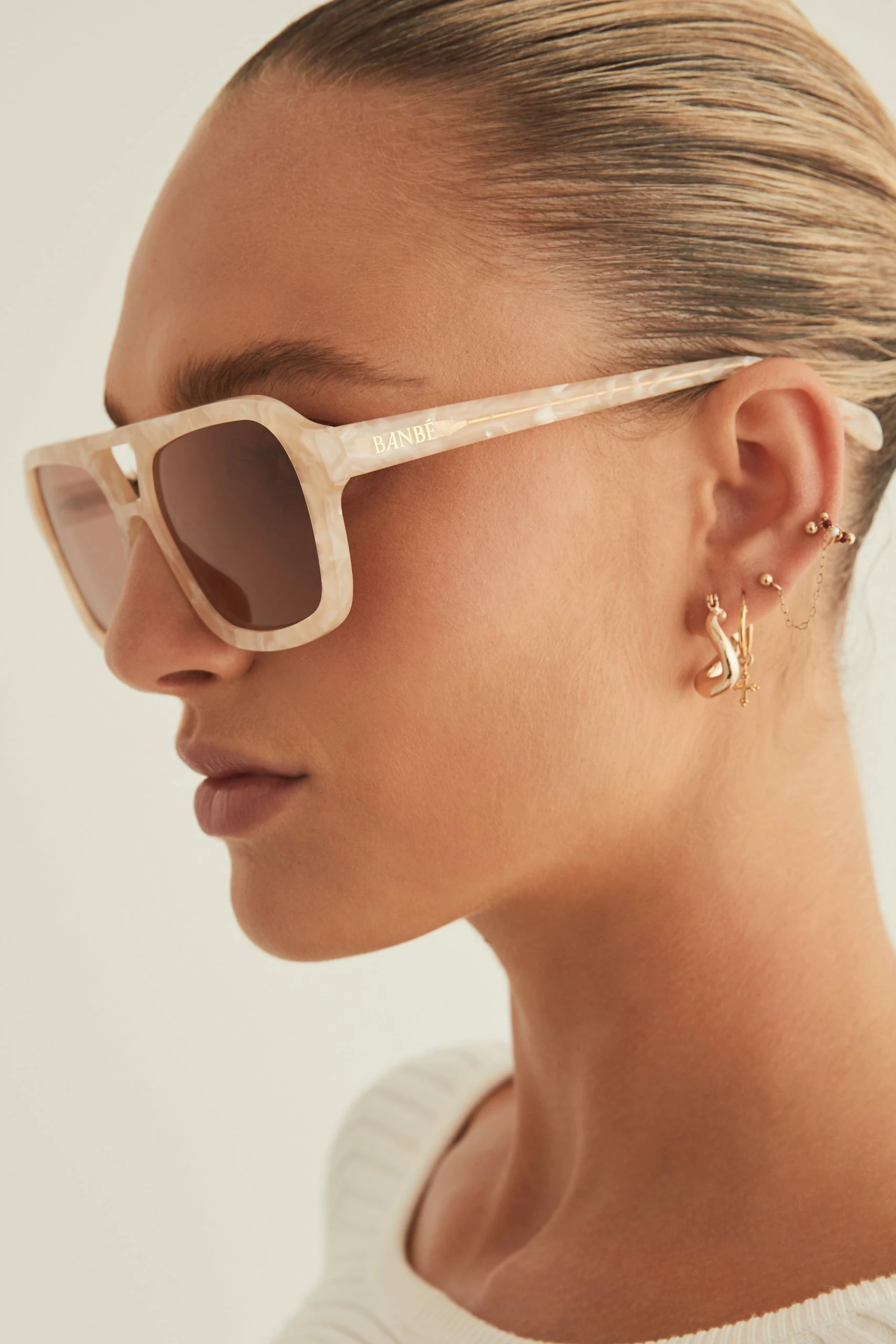 The Lais - Pearl 4 The Lais - Pearl - Image 4