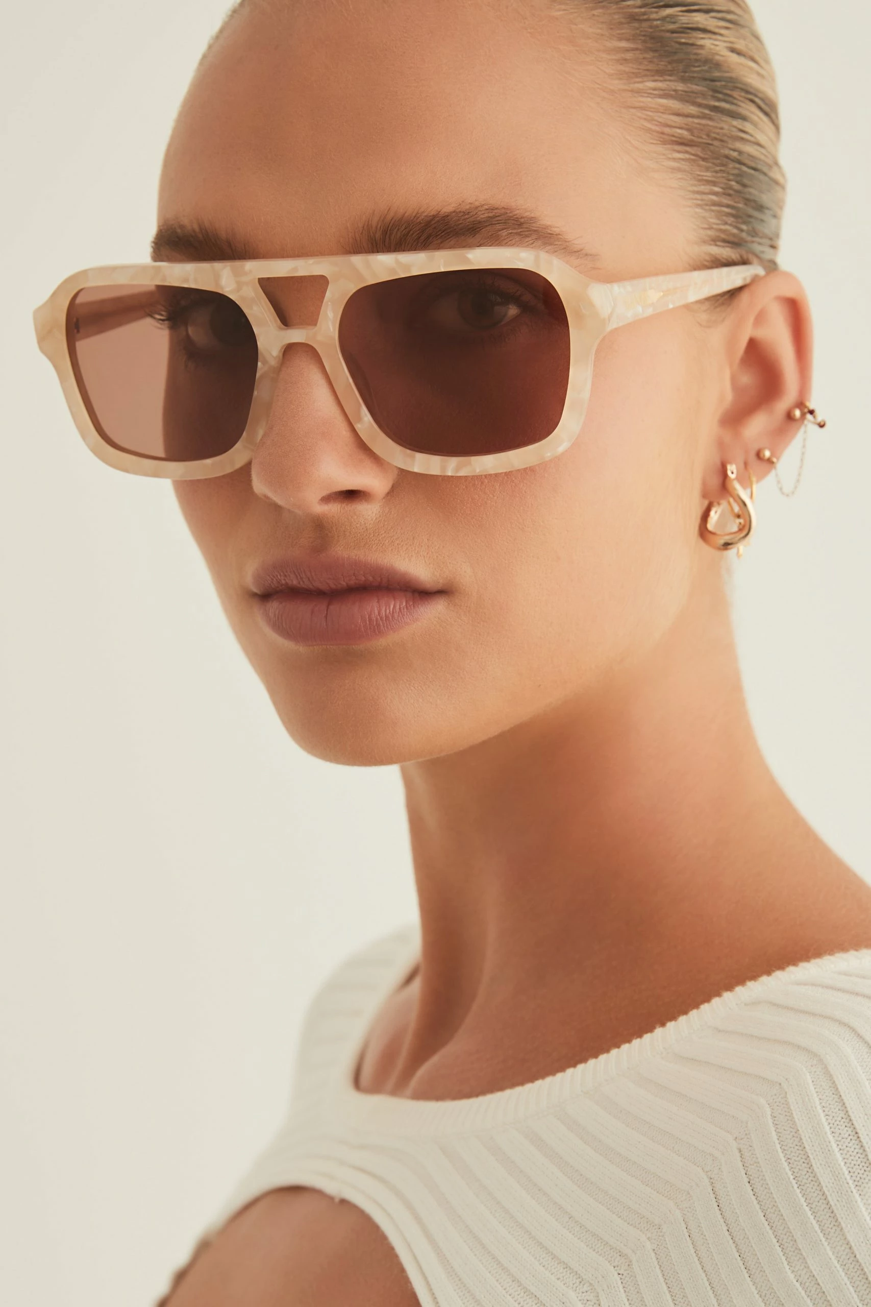 The Lais - Pearl 5 The Lais - Pearl - Image 5