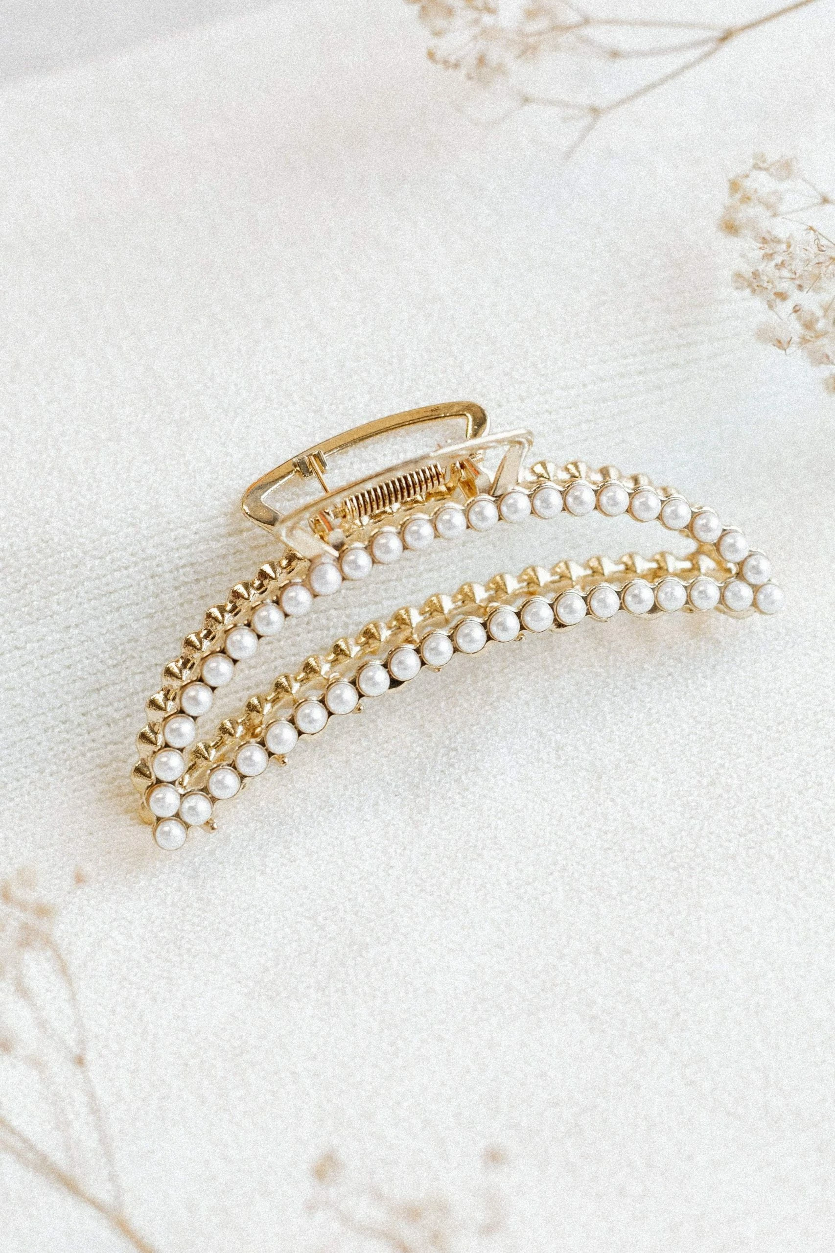 Triska Hairclip - Pearl 3 Triska Hairclip - Pearl - Image 3