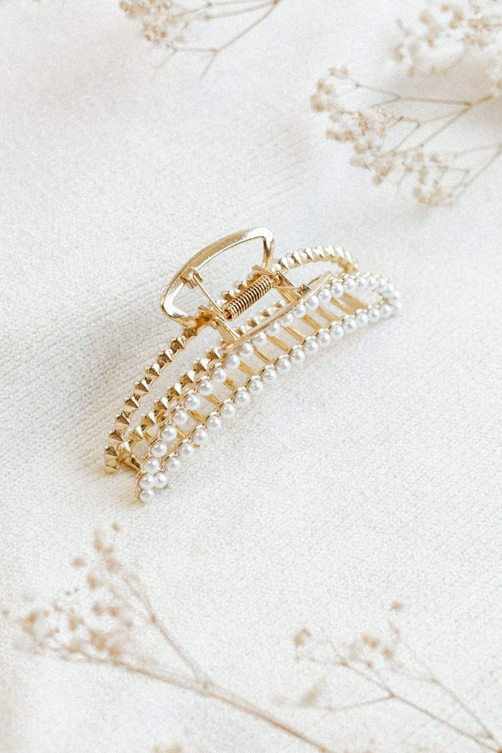 Triska Hairclip - Pearl 4 Triska Hairclip - Pearl - Image 4