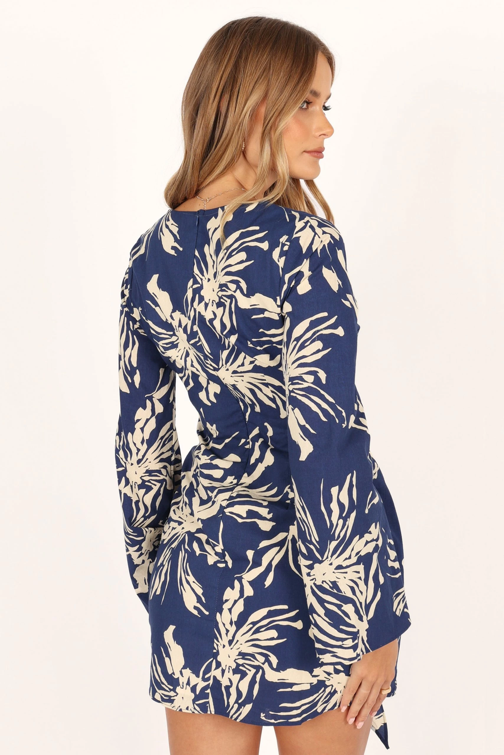 Deliah Long Sleeve Mini Dress - Navy 5 Deliah Long Sleeve Mini Dress - Navy - Image 5