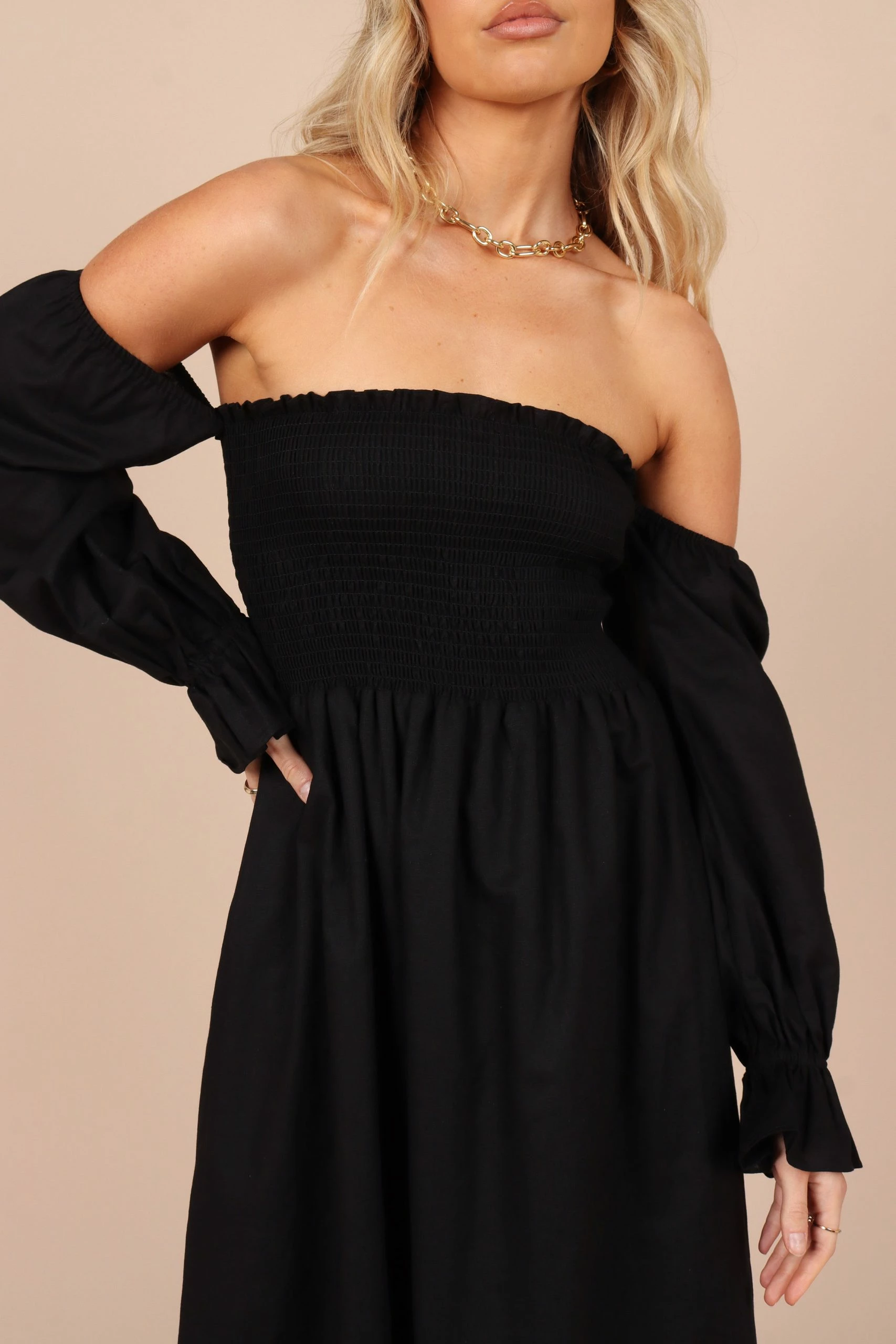 Domenica Shirred Long Sleeve Midi Dress - Black 4 Domenica Shirred Long Sleeve Midi Dress - Black - Image 4