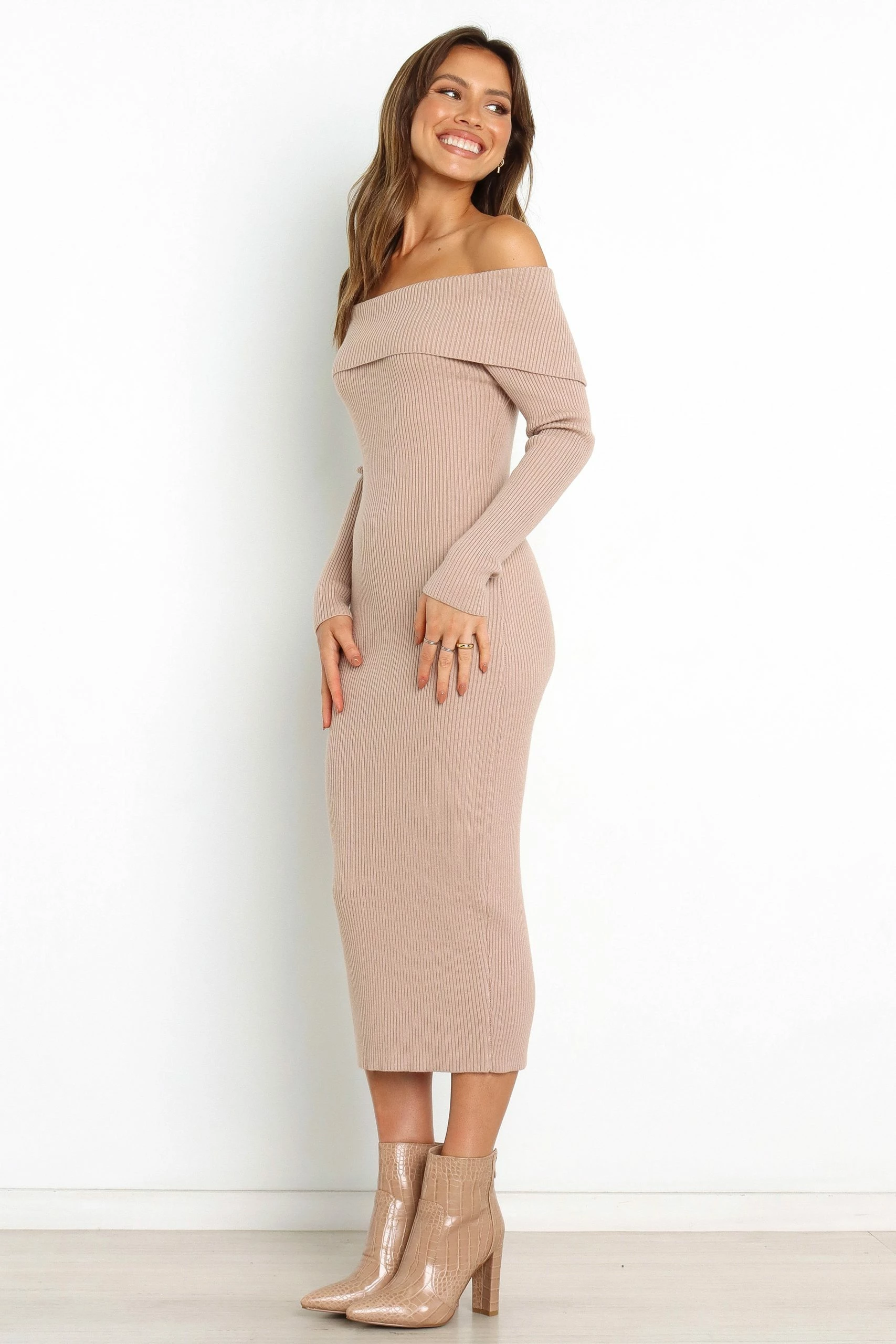 Oldo Dress - Beige 5 Oldo Dress - Beige - Image 5